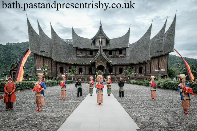 Eksplorasi 5 Wisata Budaya Sumbar yang Memperkenalkan Kekayaan